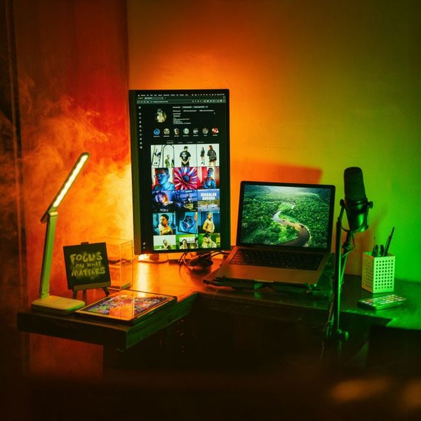 Adjustable monitor arm
