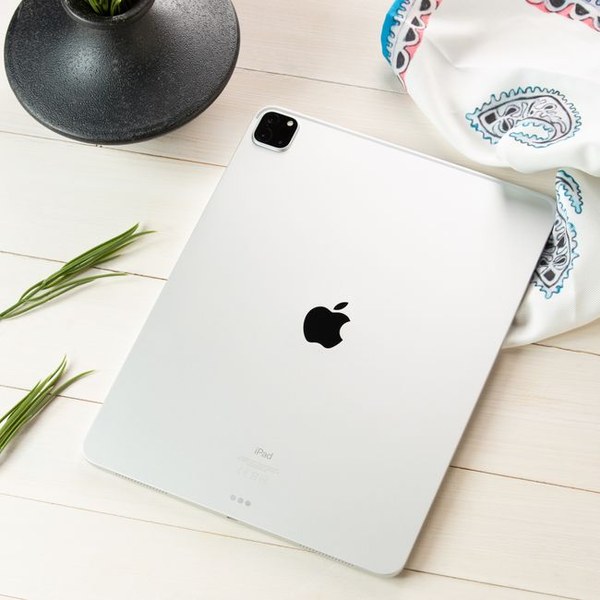 Adjustable tablet stand
