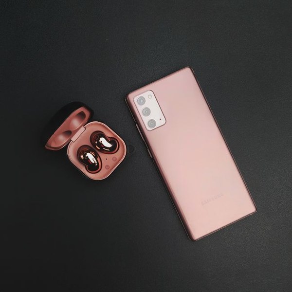 Bluetooth tracker tile