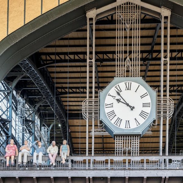 Day clock with large display